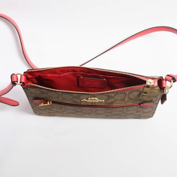 Coach Gallery Signature File Bag Crossbody - Picture 5 of 5